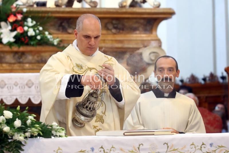 DON MARCO CECCARELLI
INAUGURAZIONE RIAPERTURA DOPO TERREMOTO CHIESA DI RENAZZO