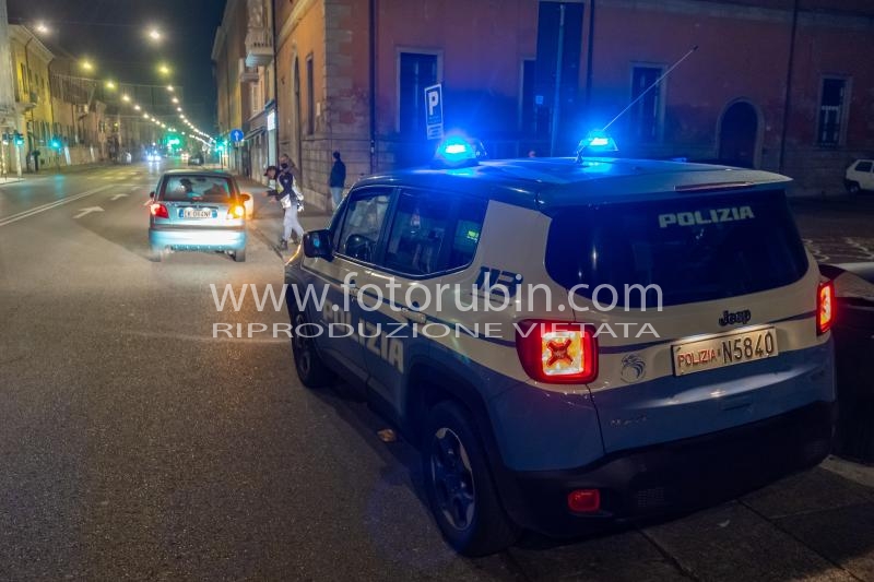 CONTROLLI CORSO GIOVECCA
CONTROLLI POLIZIA DI STATO RISPETTO DPCM COPRIFUOCO COVID CORONAVIRUS COVID19 A FERRARA