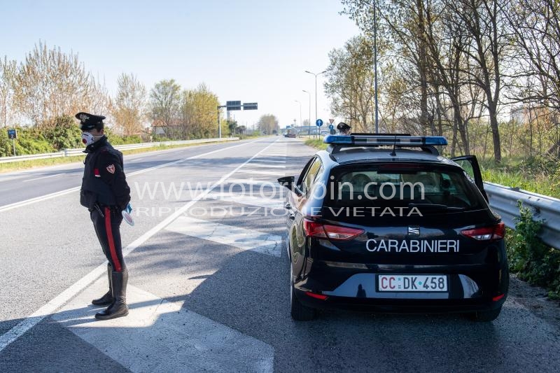 CONTROLLI CARABINIERI STRADA STATALE SS309 ROMEA A PORTO GARIBALDI
EMERGENZA CORONAVIRUS COVID COVID19