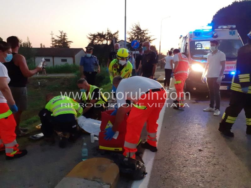 INCIDENTE SCONTRO AUTO BOSCO MESOLA