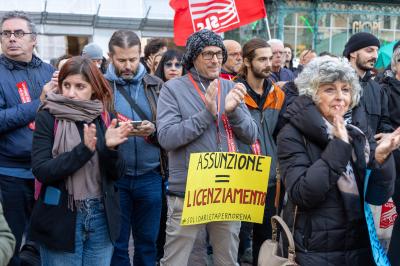 MANIFESTAZIONE CONTRO LICENZIAMENTO MORENA MORELLI