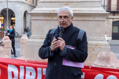 MANIFESTAZIONE CONTRO LICENZIAMENTO MORENA MORELLI